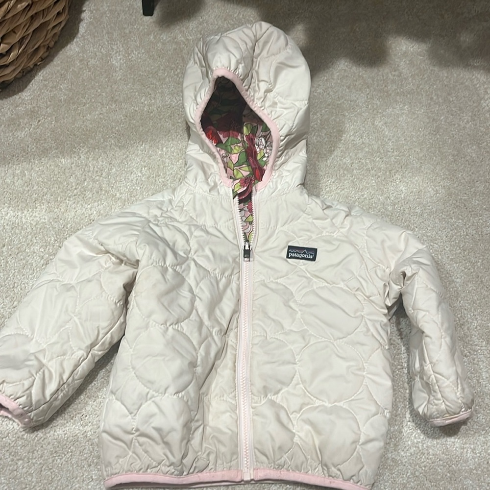 Patagonia Cream Pink Trim Hooded Quilted Jacket- read description